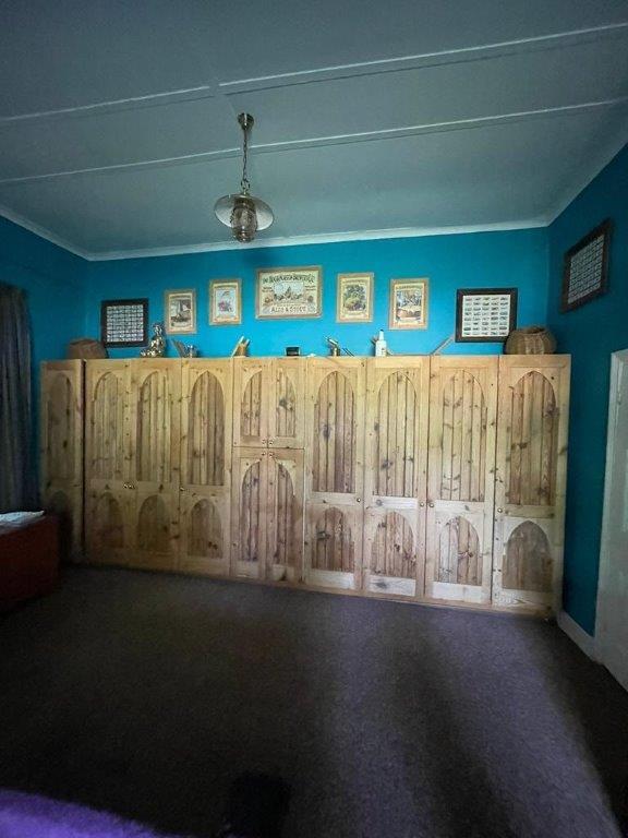 5 Bedroom Property for Sale in Ladybrand Free State